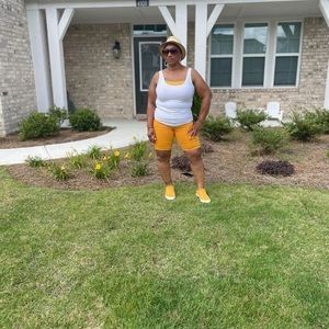 Meet your Posher, Denise